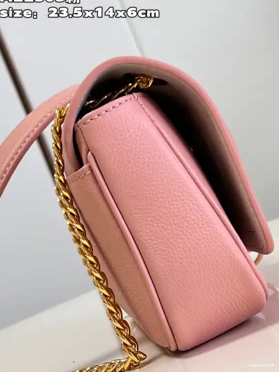 LOUIS VUITTON cm TWIST-23.5*14*6 0502